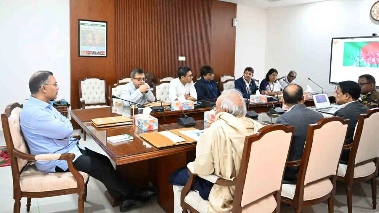 বন্ধ কল-কারখানার বিষয়ে মন্ত্রণালয় ও সংশ্লিষ্টদের সাথে বৈঠক করেছেন প্রধানমন্ত্রী তারেক রহমান