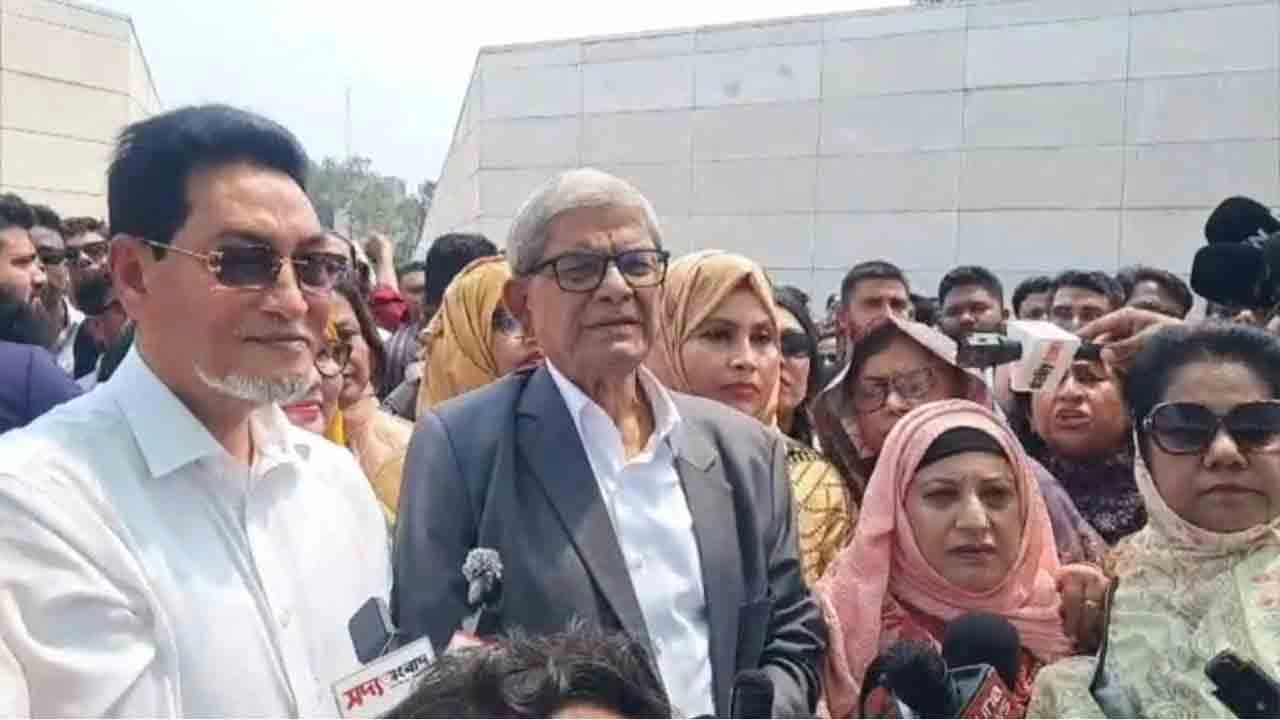 স্থানীয় সরকার ও পল্লী উন্নয়ন সমবায় মন্ত্রী ও বিএনপি মহাসচিব মির্জা ফখরুল ইসলাম আলমগীর
