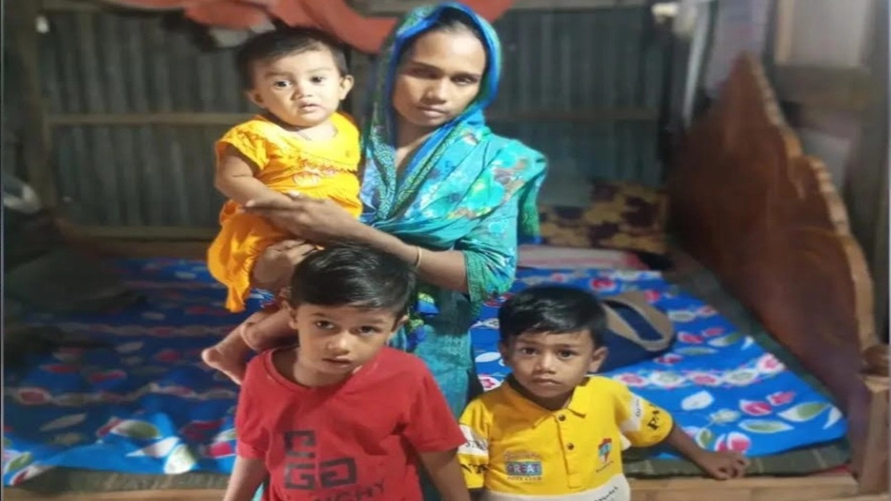 জুলাই শহীদ  অটোরিকশাচালক আমির তালুকদারের স্ত্রী ও তিন সন্তান