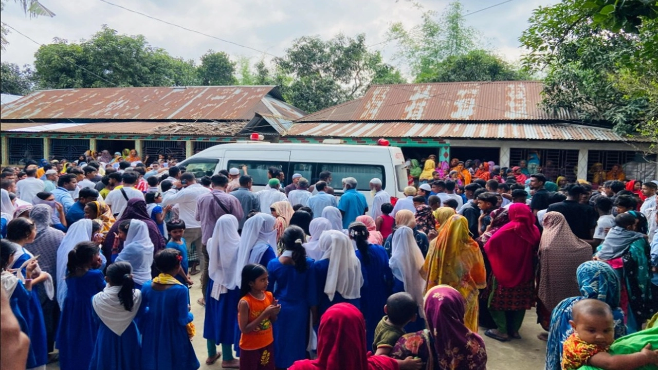 যুক্তরাষ্ট্রে নিহত মেধাবী শিক্ষার্থী নিমনের জানাজা শেষে মাদারগঞ্জে পারিবারিক কবরস্থানে দাফন