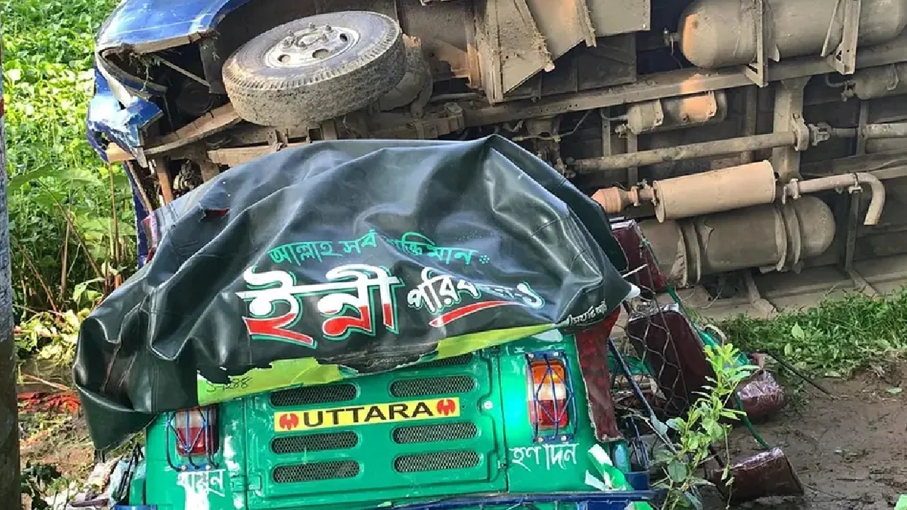 সুনামগঞ্জে বাসের ধাক্কায় বাবা-মেয়েসহ নিহত ৫
