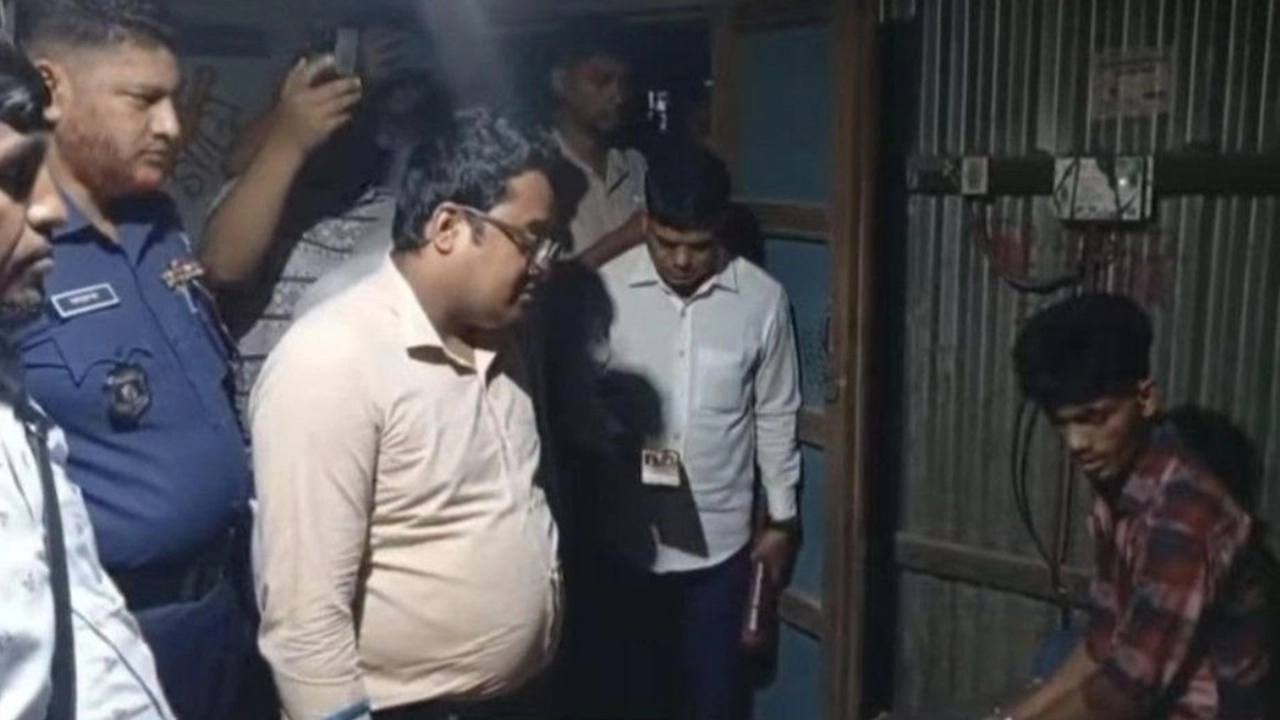 মিরসরাই মাদকের টাকার জন্য মায়ের ওপর নির্যাতন করায় ছেলের ৬ মাসের কারাদণ্ড