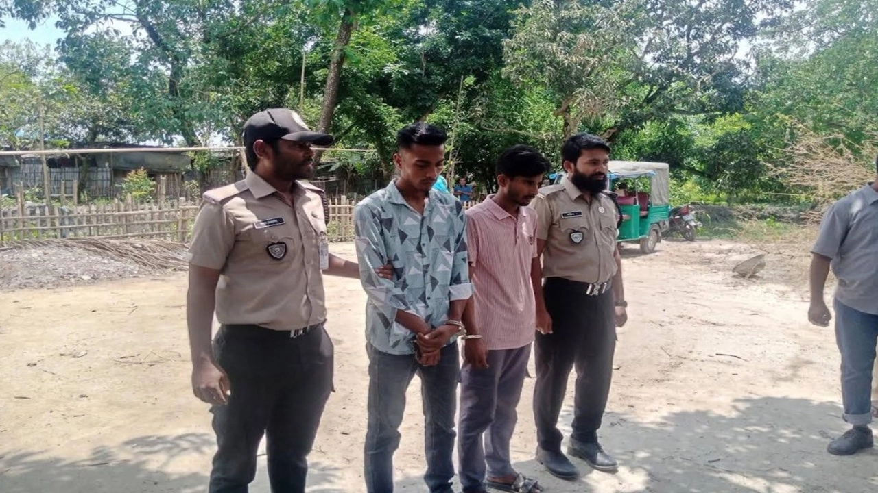 পীরগঞ্জে ইয়াবাসহ দুই মাদক ব্যবসায়ী আটক