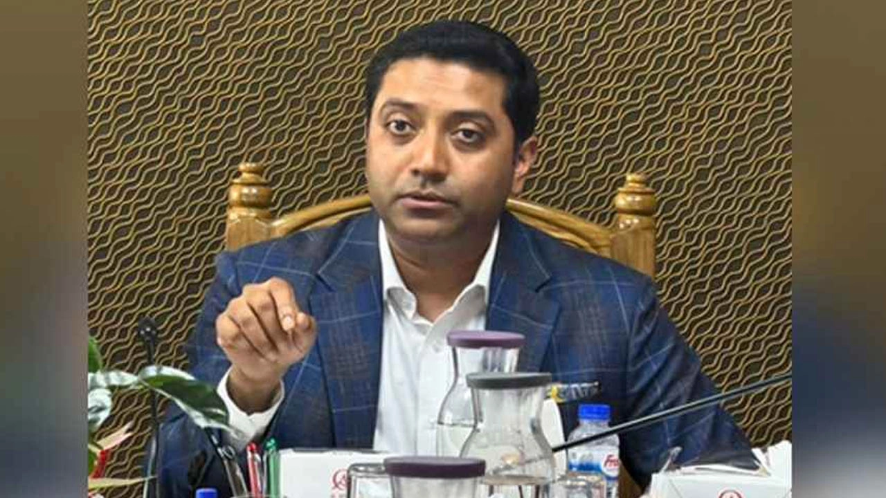 প্রশিক্ষণ ছাড়া কেউ শিক্ষক হতে পারবেন না