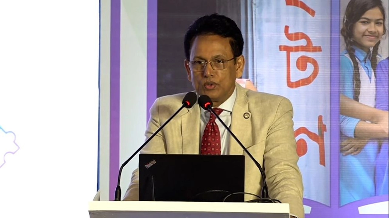 শিক্ষা এবং প্রাথমিক ও গণশিক্ষা মন্ত্রী ড. আ ন ম এহছানুল হক মিলন