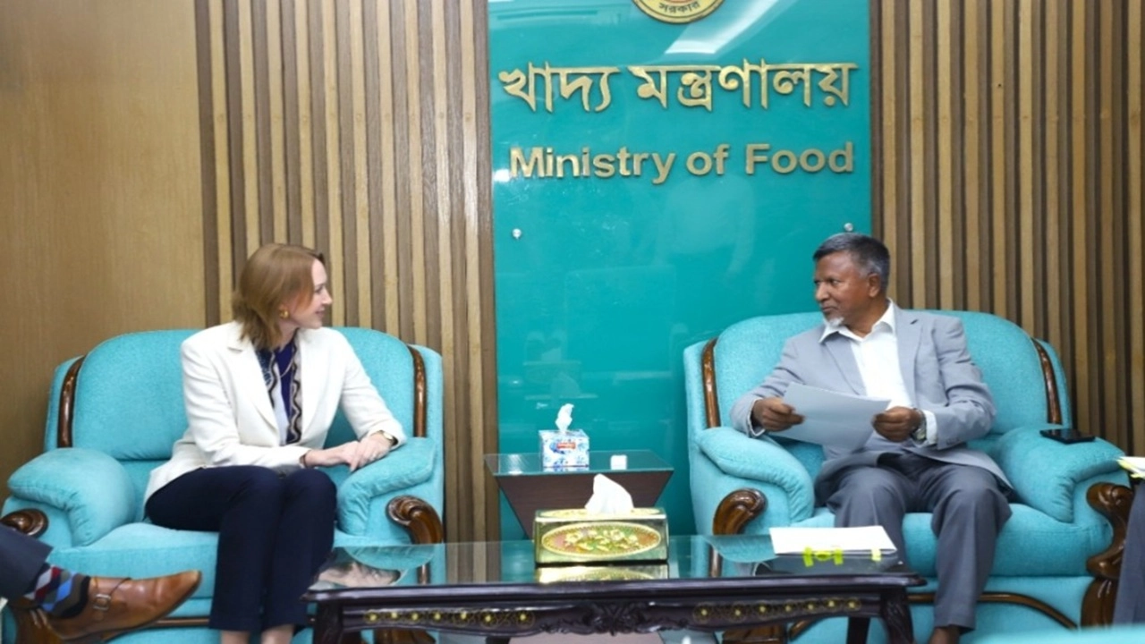 খাদ্য ও জনপ্রশাসন প্রতিমন্ত্রীর সাথে অস্ট্রেলিয়ার হাইকমিশনারের সাক্ষাৎ