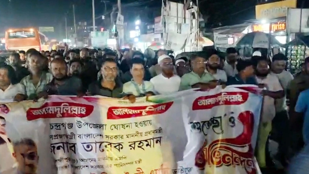 চন্দ্রগঞ্জকে উপজেলা অনুমোদন করায় আনন্দ মিছিল