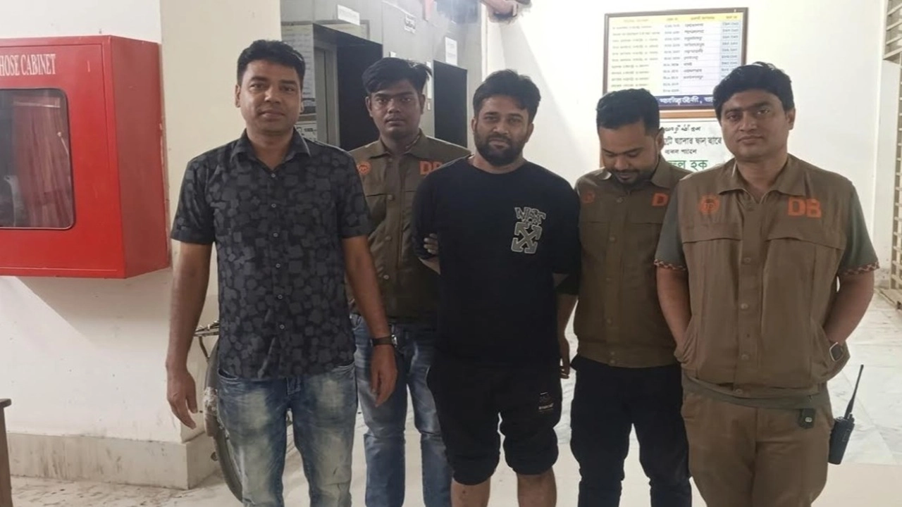 আলমগীর হত্যা মামলায় ‘ভাইপো রাকিব’ আটক