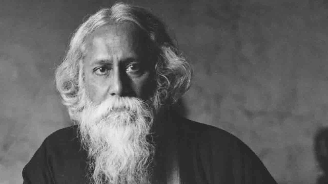 বিশ্বকবি রবীন্দ্রনাথ ঠাকুরের জন্মদিন আজ