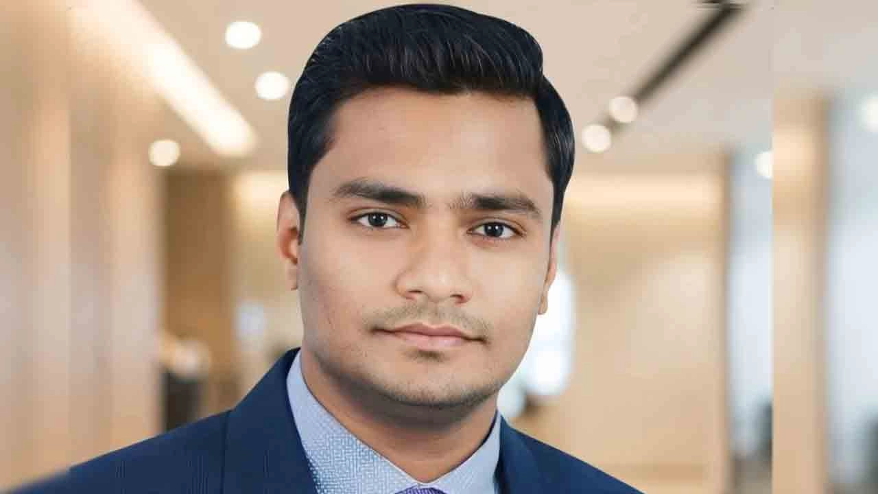 পুলিশ সদস্যকে মারধর, বিএনপি নেতা রায়হান আটক