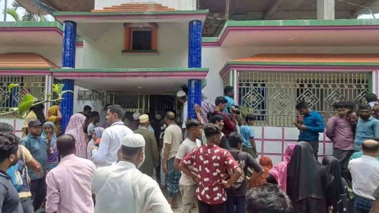 একই পরিবারের ৫ জনকে গলা কেটে হত্যা, আটক ২