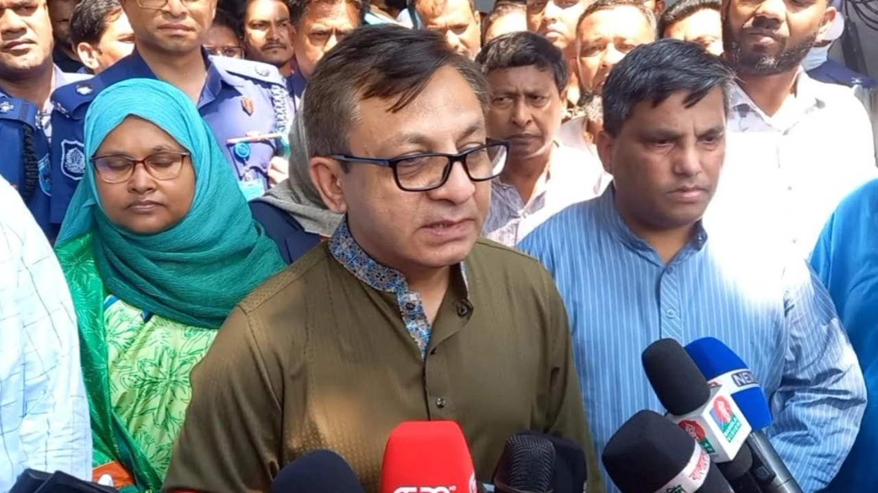 শিল্প, বাণিজ্য ও বস্ত্র ও পাটমন্ত্রী খন্দকার আব্দুল মুক্তাদির