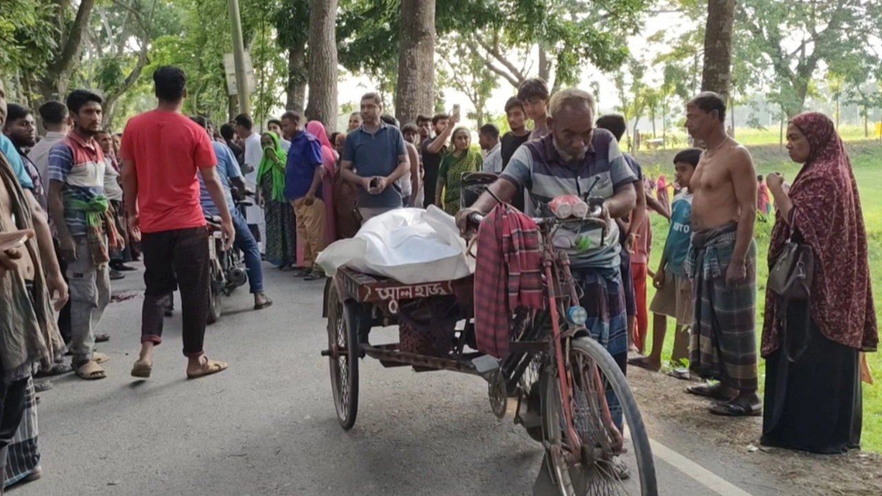 পাংশায় বালুভর্তি ড্রাম ট্রাকের চাপায় মোটরসাইকেল আরোহীর মৃত্যু
