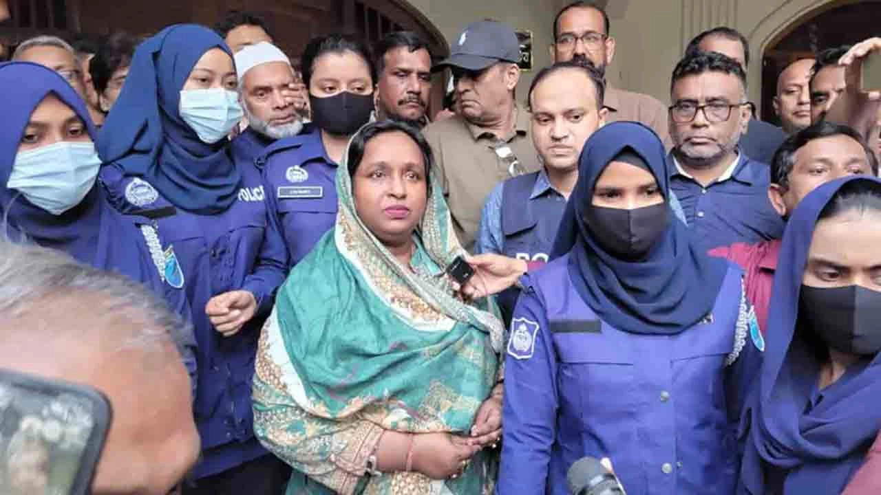 নারায়ণগঞ্জের সাবেক মেয়র সেলিনা হায়াৎ আইভীর