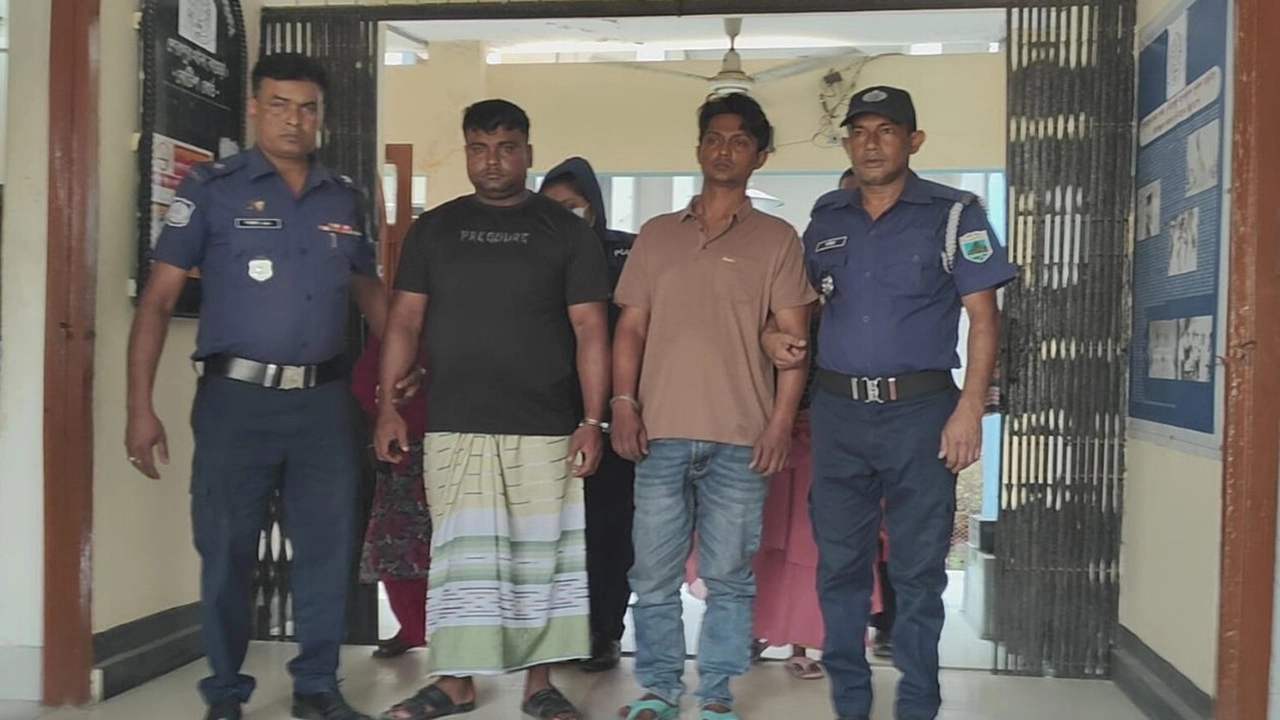 বগুড়া শেরপুরে সংঘবদ্ধ ইজিবাইক চোর চক্রের ৪ সদস্য গ্রেপ্তার