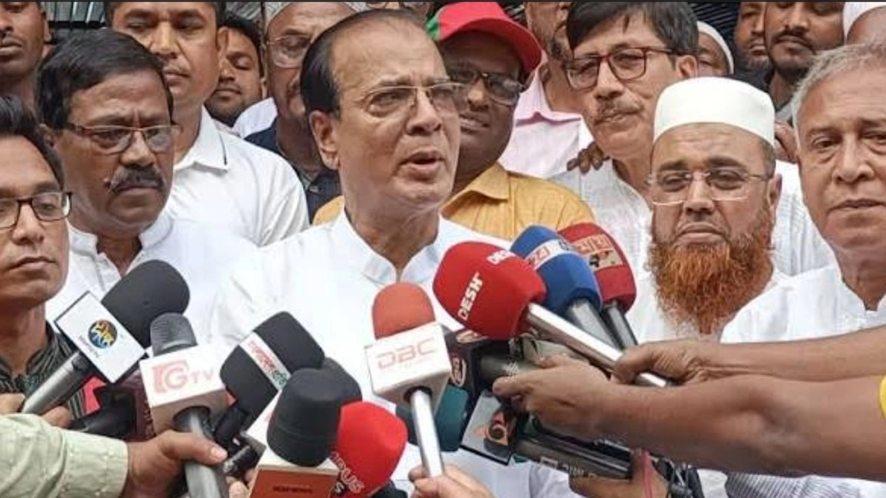 দুর্যোগ ব্যবস্থাপনা ও ত্রাণমন্ত্রী আসাদুল হাবিব দুলু