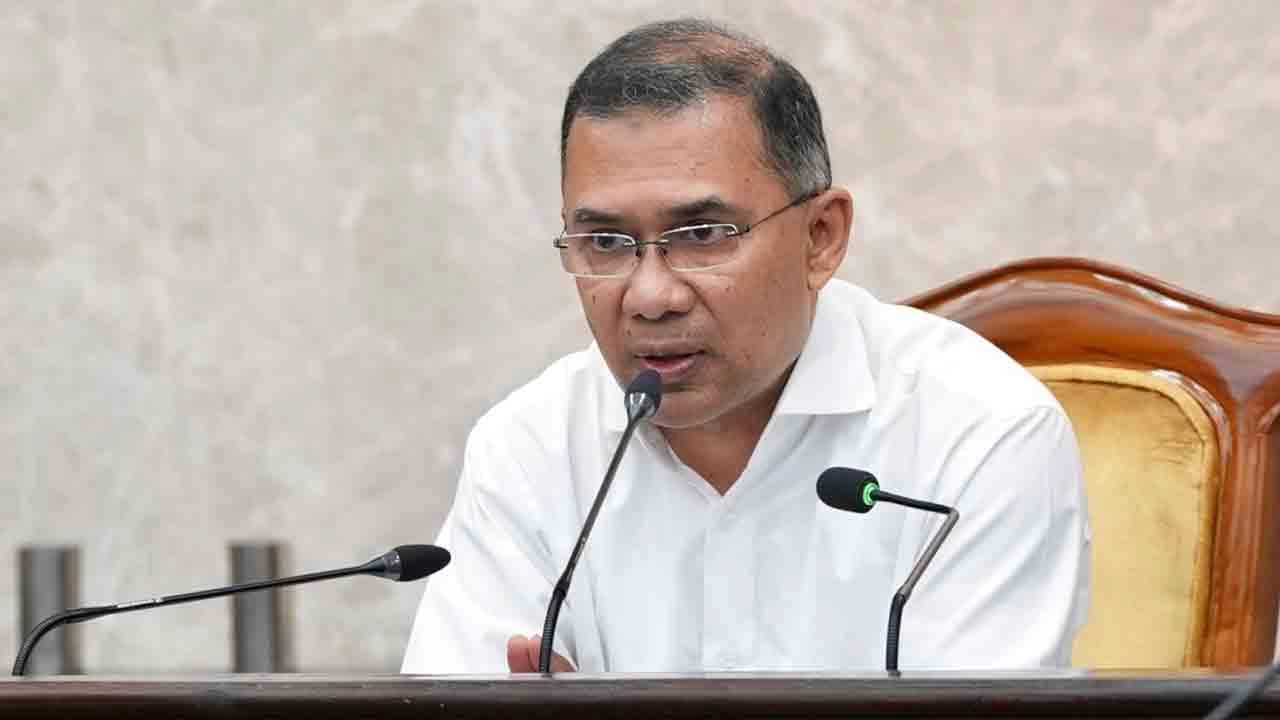 রাজধানীর তেজগাঁওয়ে প্রধানমন্ত্রী কার্যালয়ে পুলিশ কর্মকর্তাদের সঙ্গে মতবিনিময় সভায় বক্তব্য রাখেন প্রধানমন্ত্রী তারেক রহমান