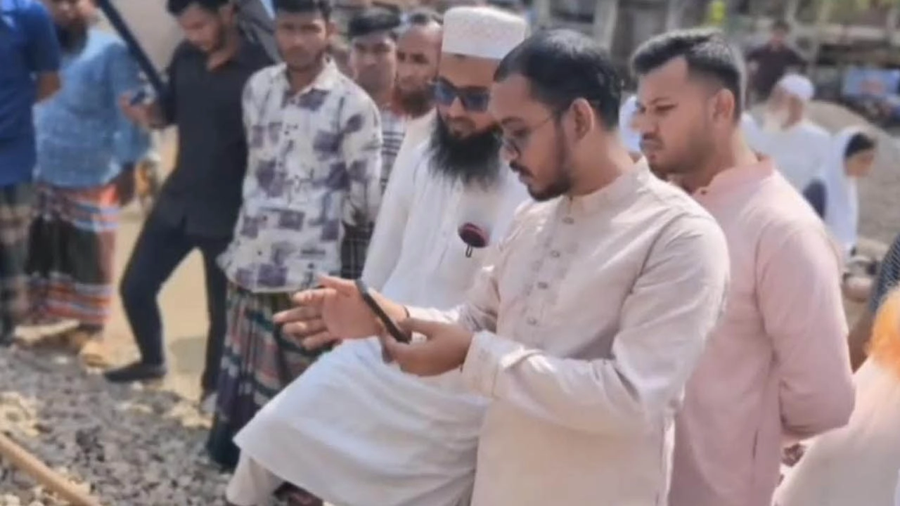 সরেজমিন পরিদর্শনে গিয়ে অনিয়মের সত্যতা পান স্থানীয় সংসদ সদস্য আব্দুল হান্নান মাসুদ।
