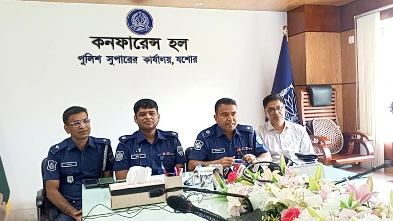 পুলিশ সুপারের কার্যালয়ে আয়োজিত প্রেস ব্রিফিং