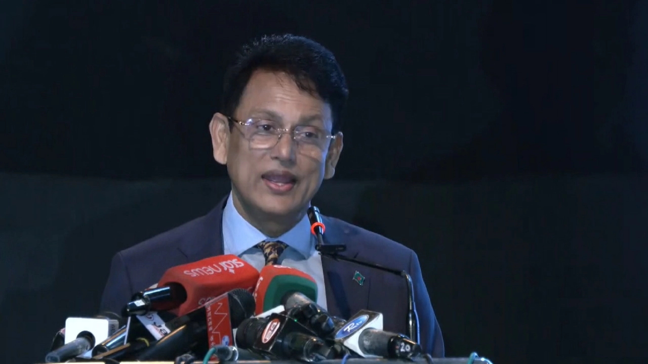 শিক্ষা এবং প্রাথমিক ও গণশিক্ষা মন্ত্রী আ ন ম এহছানুল হক মিলন