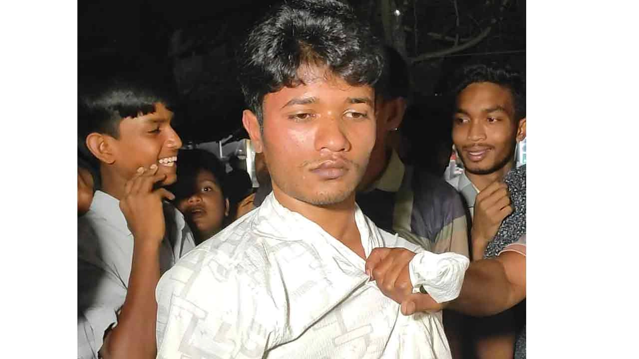 চাঁপাইনবাবগঞ্জে ডিবি পরিচয়ে চাঁদাবাজি, পলিটেকনিক শিক্ষার্থী আটক