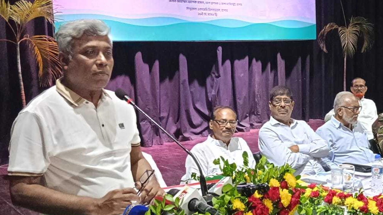 বক্তব্য দিচ্ছেন প্রতিমন্ত্রী অনিন্দ্য ইসলাম অমিত।