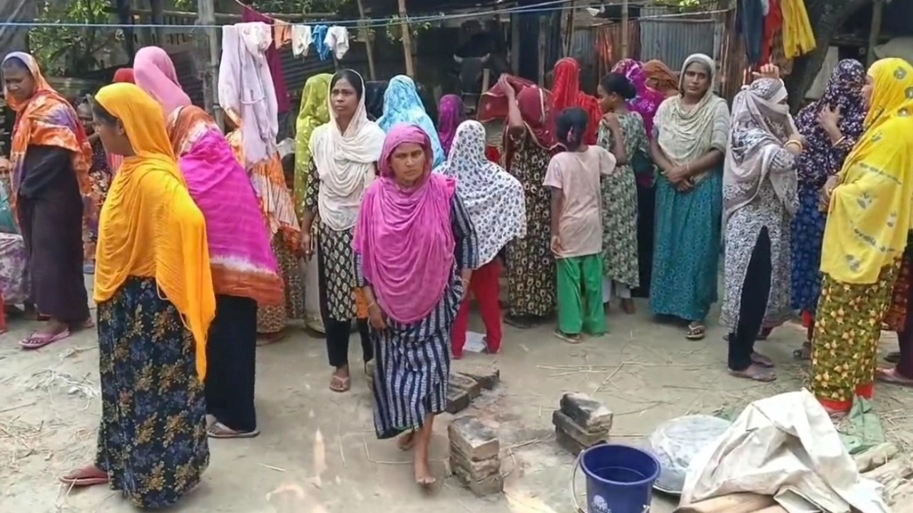 পারিবারিক কলহে বৃদ্ধ স্বামীকে কুপিয়ে হত্যার অভিযোগ