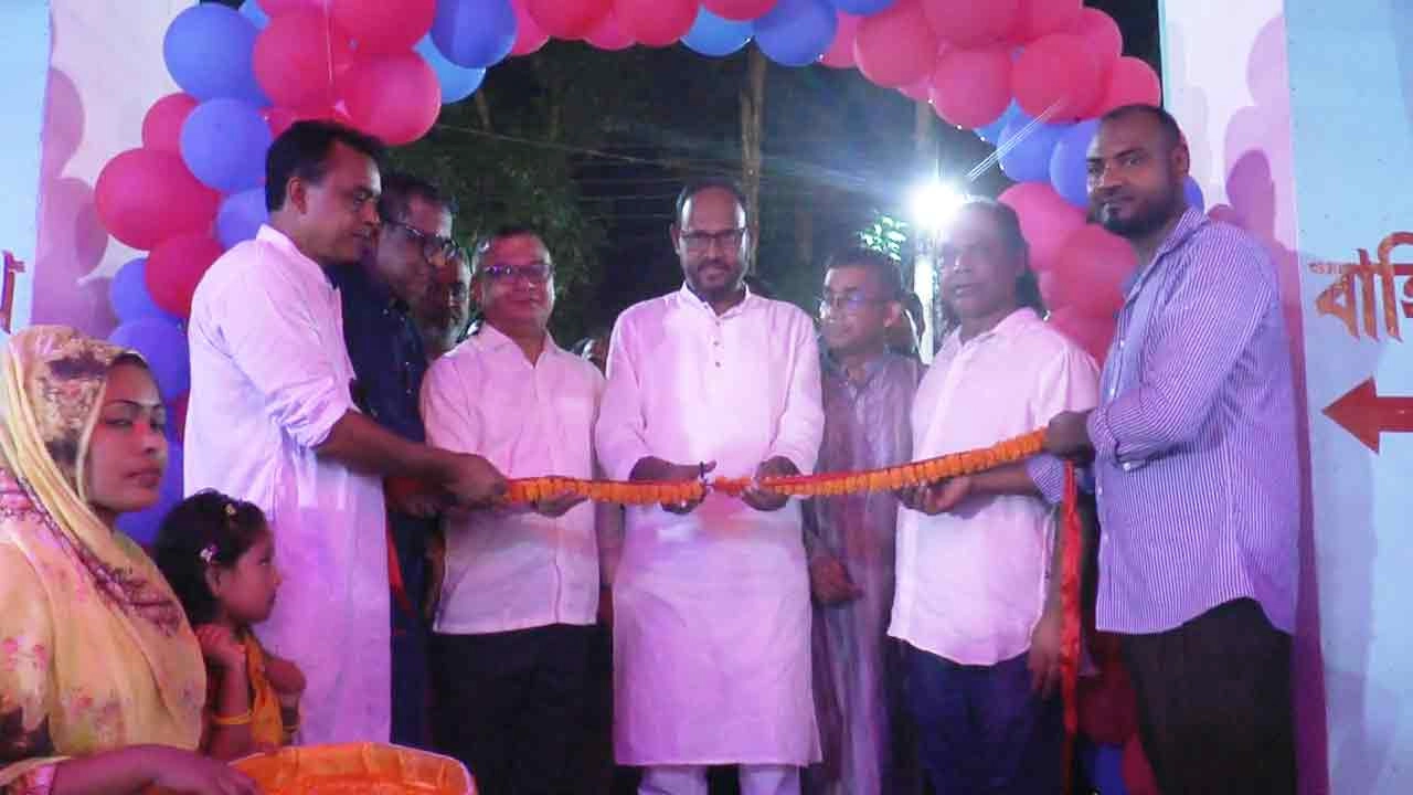 টাঙ্গাইলে মাসব্যাপী গ্রামীণ কুটির শিল্প পণ্য ও উদ্যোক্তা মেলা শুভ উদ্বোধন করলেন প্রতিমন্ত্রী টুকু