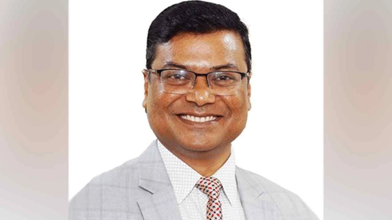 অধ্যাপক নুরুজ্জামান খান