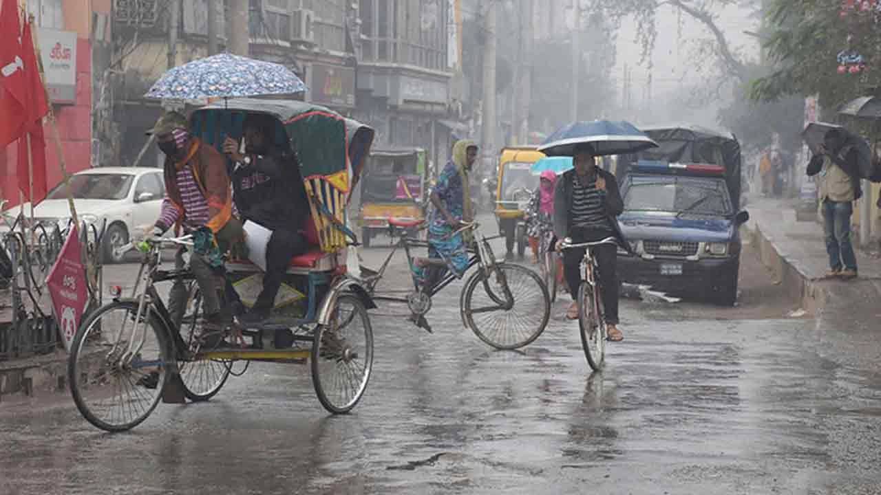 ঢাকায় বজ্রবৃষ্টির আভাস, বইতে পারে দমকা হাওয়া