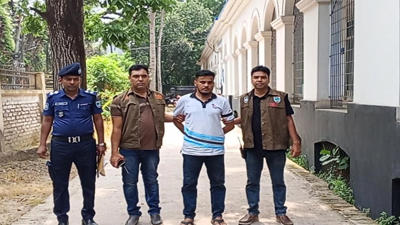 অভয়নগরের ব্যবসায়ী আনিছুর হত্যার ১২ দিনের মাথায় কিলার মাহমুদ আটক