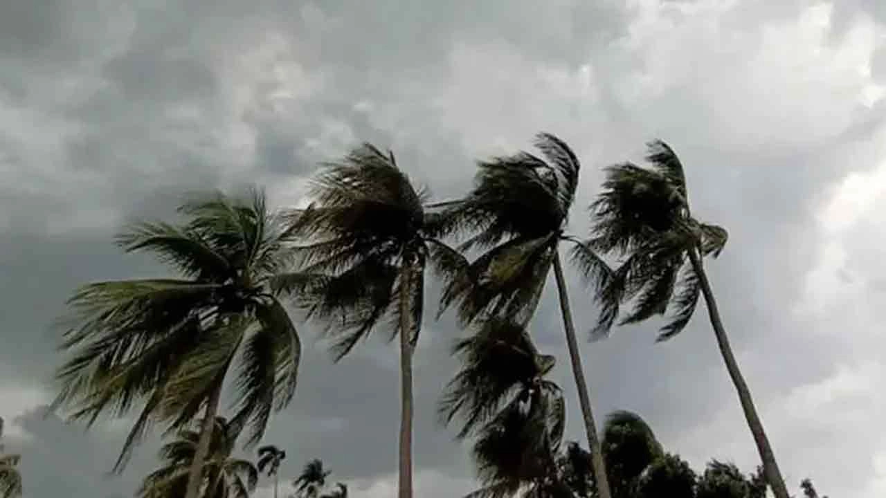 দুপুরের মধ্যে ৫ অঞ্চলে ঝড়বৃষ্টির আশঙ্কা