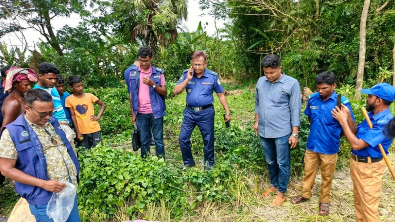আমতলীতে ধানক্ষেত থেকে অজ্ঞাত নারীর মরদেহ উদ্ধার।