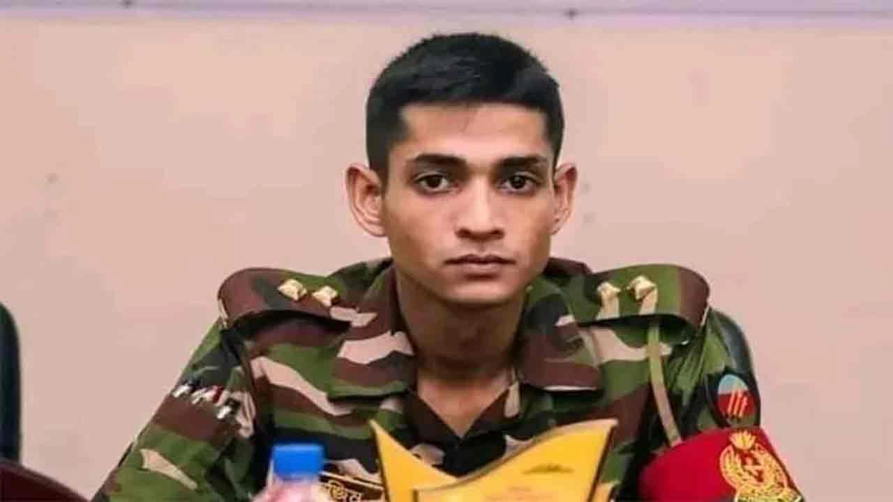 সেনা কর্মকর্তা লেফটেন্যান্ট তানজিম সারোয়ার