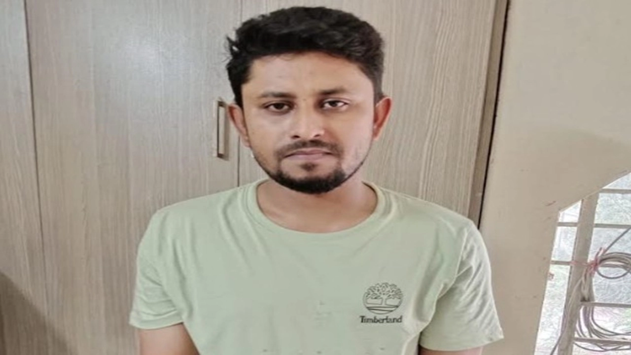 গ্রেপ্তারকৃত সদস্য তুষার।