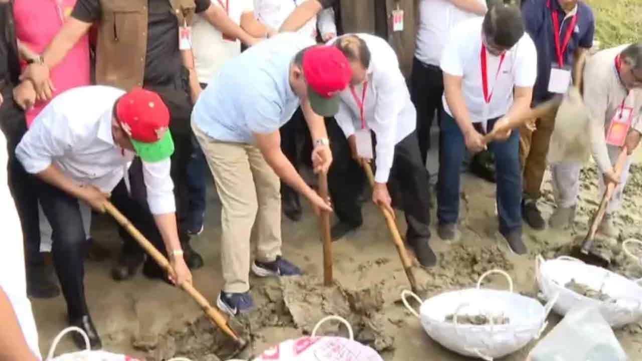 ময়মনসিংহের ত্রিশালে ধরার খাল পুনঃখনন কার্যক্রম উদ্বোধন করেছেন প্রধানমন্ত্রী তারেক রহমান