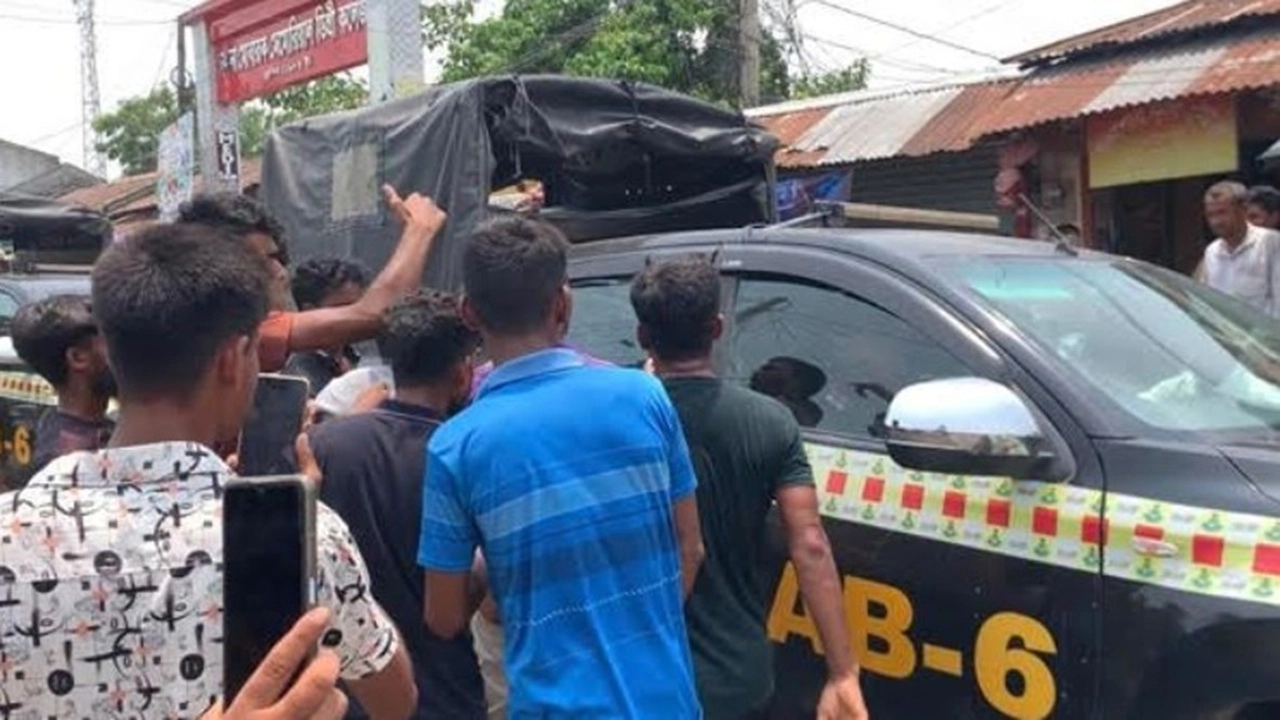 ঘের বিরোধের জেরে দাকোপে র্যাবের গাড়িতে হামলা