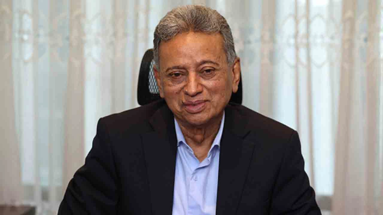 অর্থমন্ত্রী আমির খসরু মাহমুদ চৌধুরী