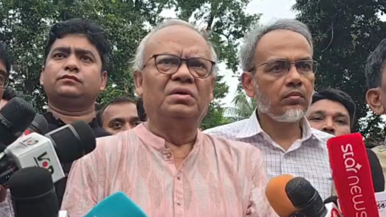 বিএনপির সিনিয়র যুগ্ম মহাসচিব অ্যাডভোকেট রুহুল কবির রিজভী
