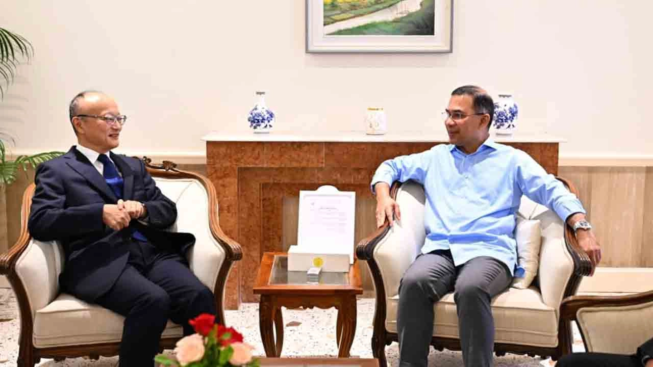 প্রধানমন্ত্রী তারেক রহমানের সঙ্গে সৌজন্য সাক্ষাৎ করেছেন এশীয় উন্নয়ন ব্যাংক (এডিবি) প্রেসিডেন্ট মাসাতো কান্দা