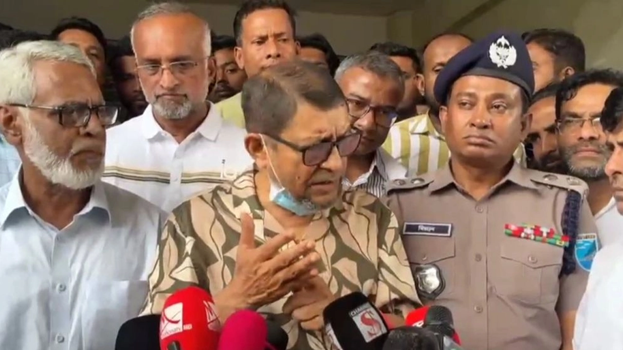 স্বাস্থ্যমন্ত্রী সরদার সাখাওয়াত হোসেন বকুল
