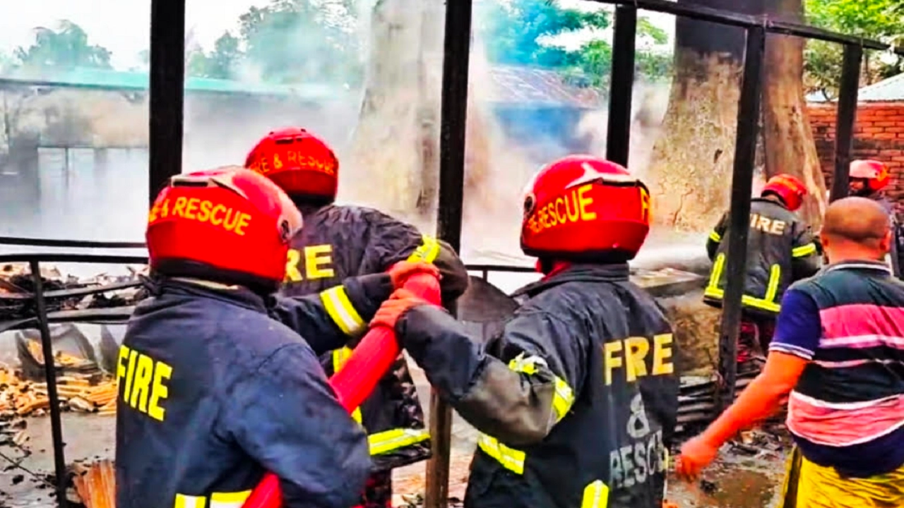 সেমাই কারখানায় ভয়াবহ অগ্নিকাণ্ড