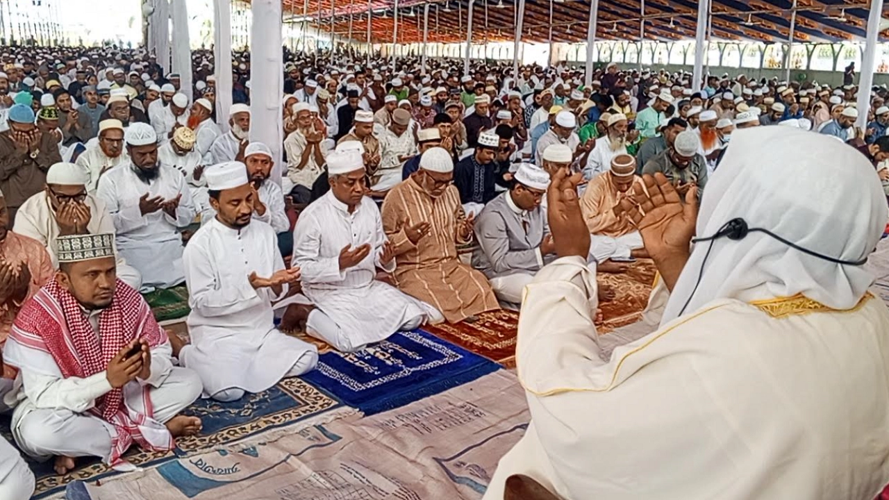 যশোরজুড়ে ঈদের জামাত অনুষ্ঠিত