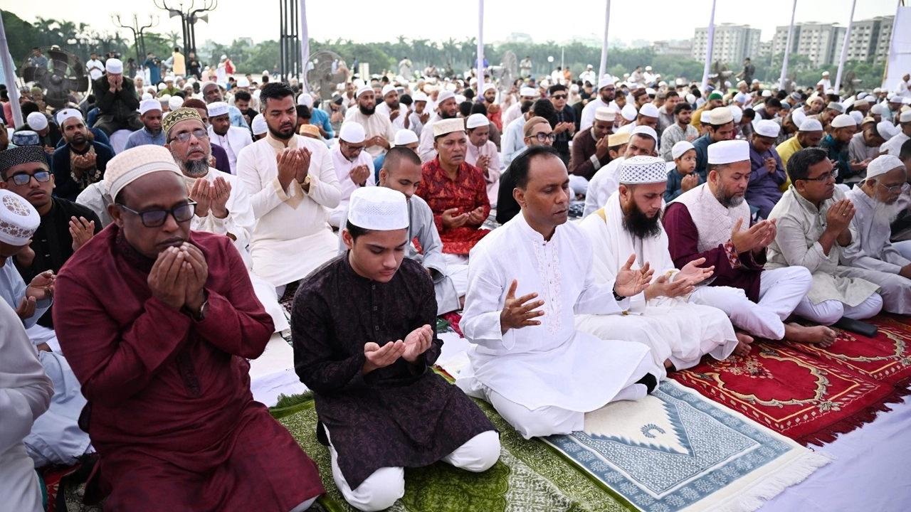 সংসদ ভবনে ঈদুল আজহার জামাত অনুষ্ঠিত