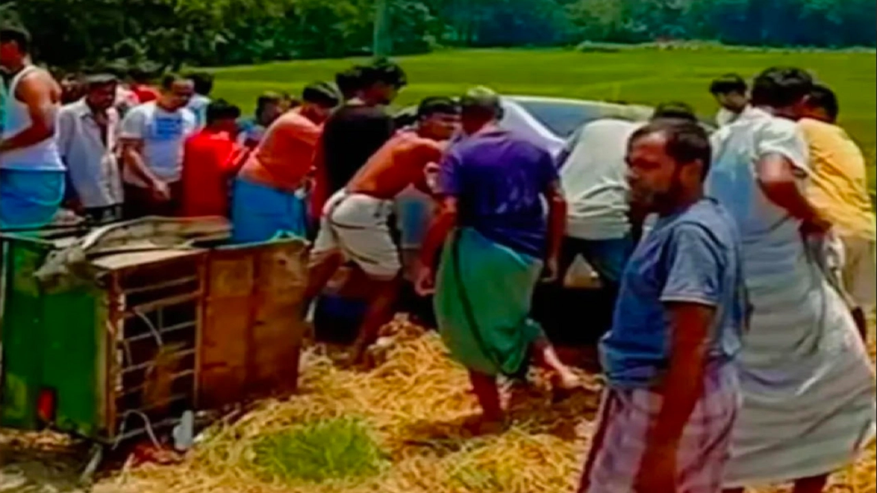 নরসিংদীর শিবপুর উপজেলায় প্রাইভেটকার ও একটি ভিবাটেকের মুখোমুখি সংঘর্ষে দুইজন নিহত হয়েছেন।
