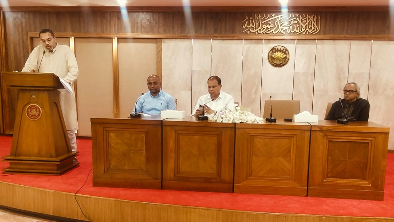 প্রধানমন্ত্রীর কার্যালয়ে আয়োজিত সংবাদ সম্মেলন