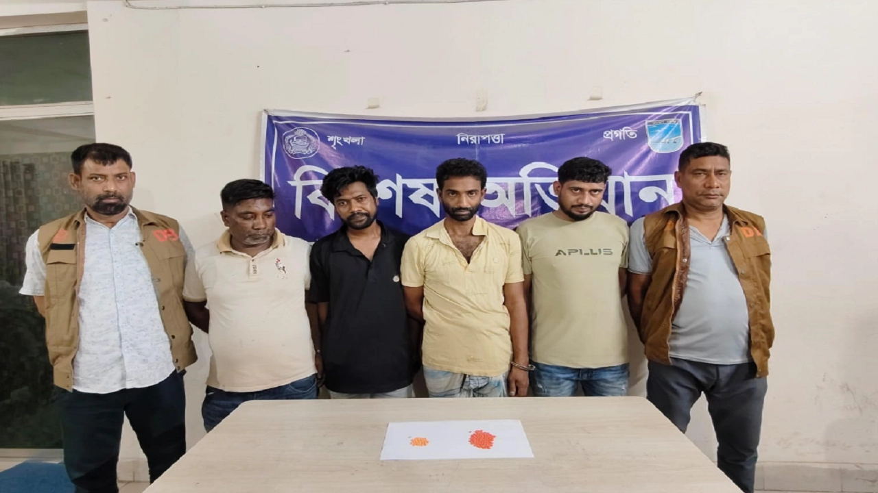 ধামরাইয়ে ইয়াবাসহ তিন মাদক ব্যবসায়ী গ্রেপ্তার