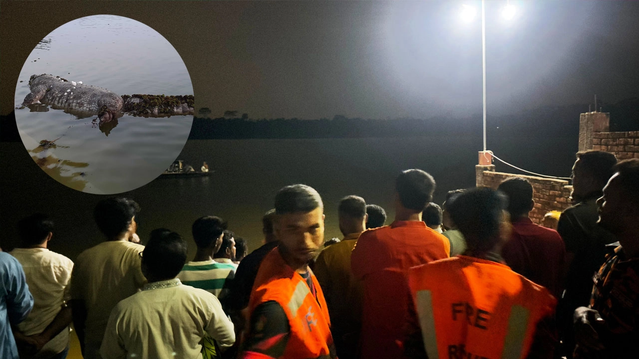 খানজাহান আলীর দিঘিতে শিশুকে টেনে নিয়ে গেল কুমির