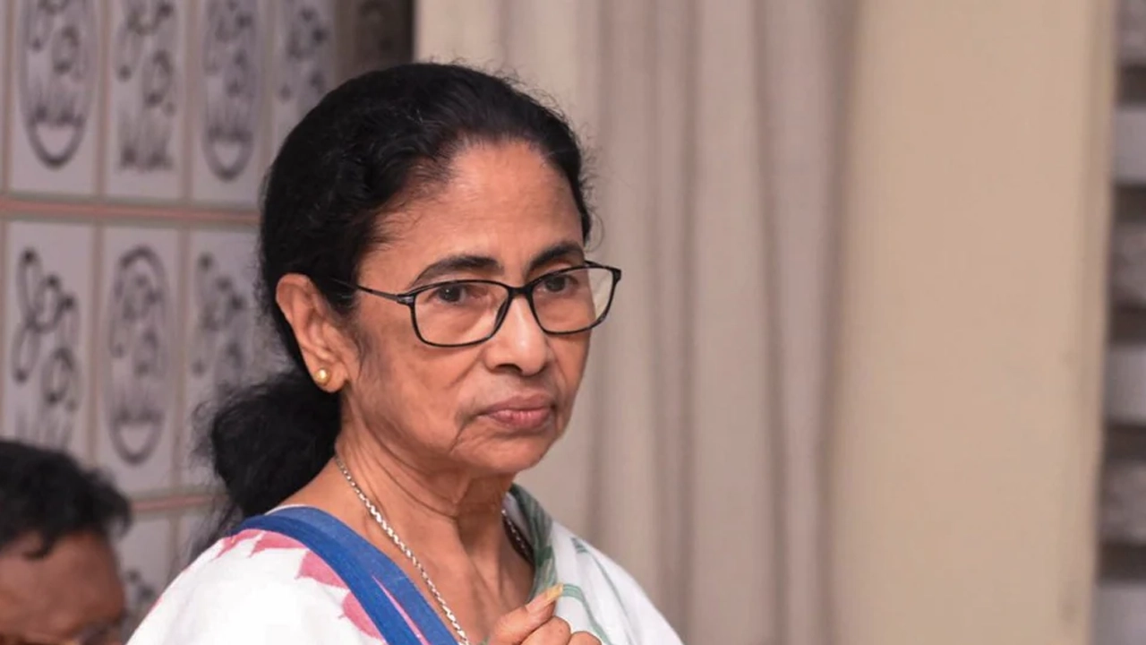 পশ্চিমবঙ্গের সদ্য বিদায়ী মুখ্যমন্ত্রী মমতা বন্দ্যোপাধ্যায় ।। ছবি: সংগৃহীত
