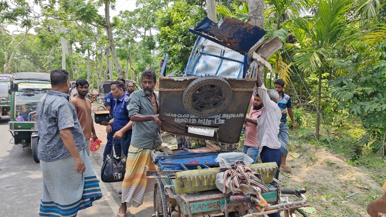 পিরোজপুরে সড়ক দুর্ঘটনায় কলেজ ছাত্রী নিহত, আহত ৪
